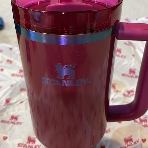 Stanley 40oz Valentine’s Berry Truffle Quencher - Picture 8 of 8
